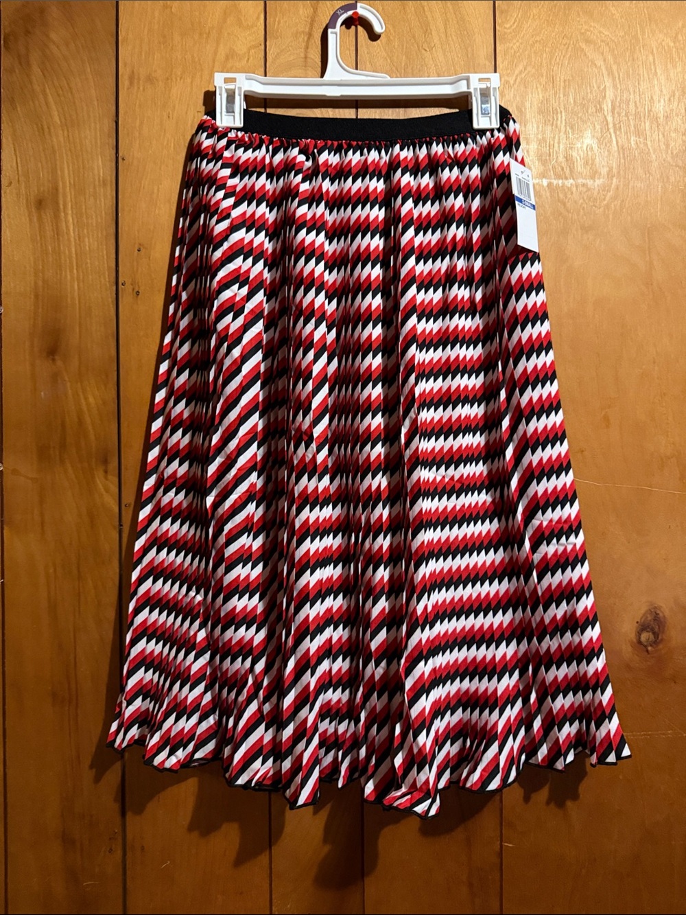 Ultra Flirt Chevron Pleated Skirt in Red, Black & White